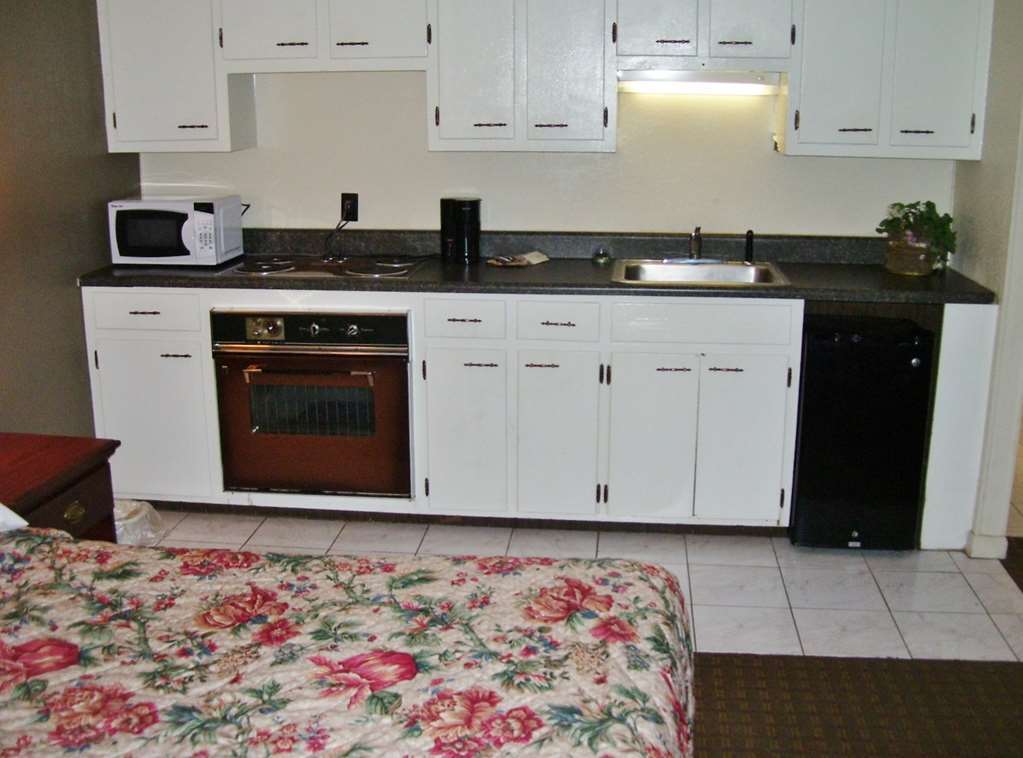 Lake View Inn & Suites Killen Room photo