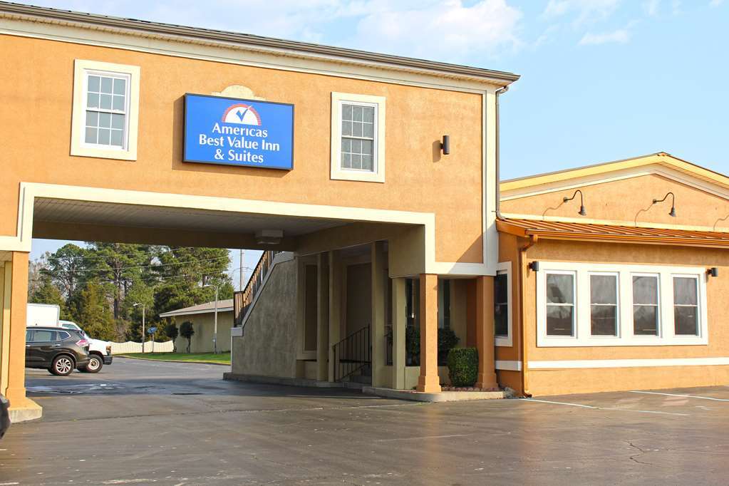 Lake View Inn & Suites Killen Exterior photo